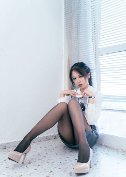 当不成勇者的我只好认真工作了