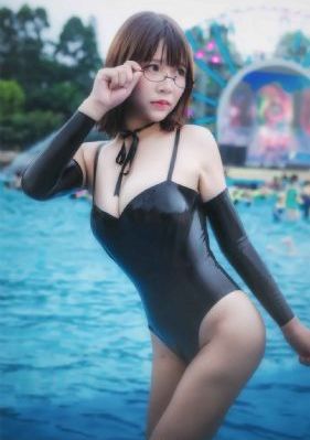 年轻的邻居少妇